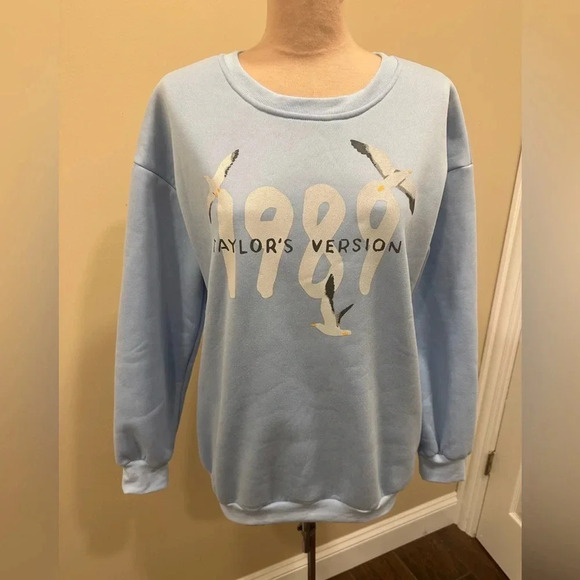 1989 Taylor’s Version Light Blue Graphic Crewneck Sweatshirt Seagull Size Small - Picture 2 of 6